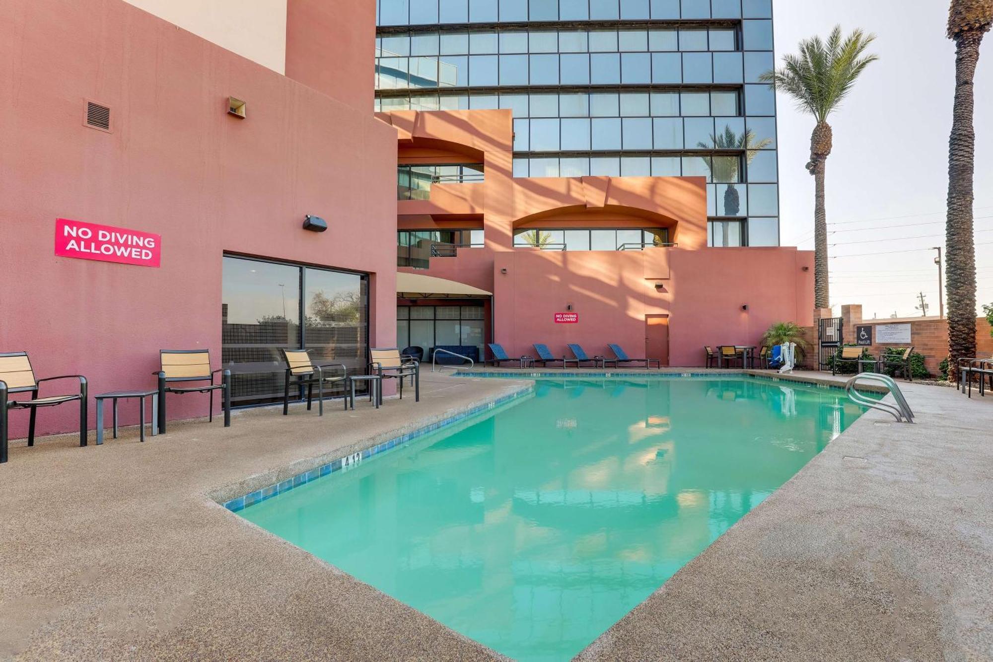 Drury Inn & Suites Phoenix Airport Eksteriør billede