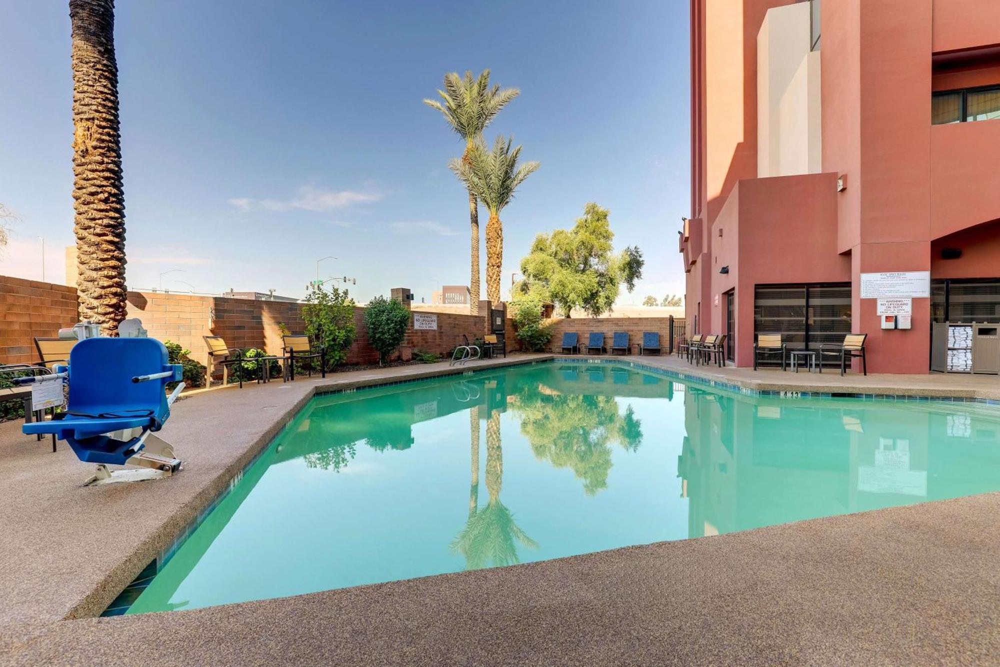 Drury Inn & Suites Phoenix Airport Eksteriør billede