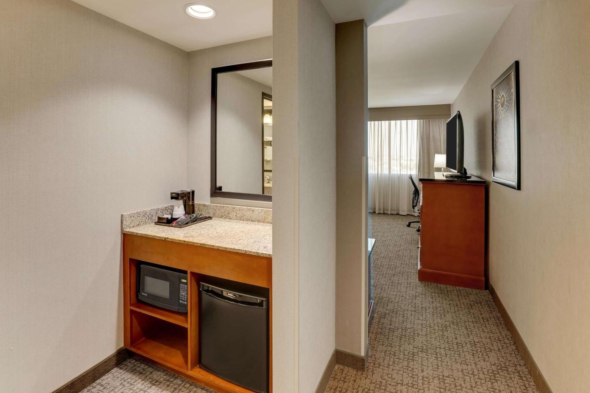 Drury Inn & Suites Phoenix Airport Eksteriør billede