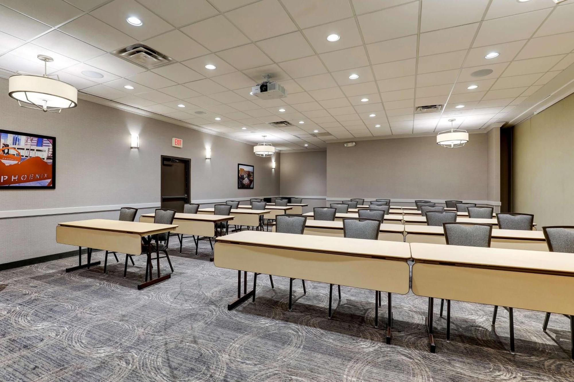 Drury Inn & Suites Phoenix Airport Eksteriør billede
