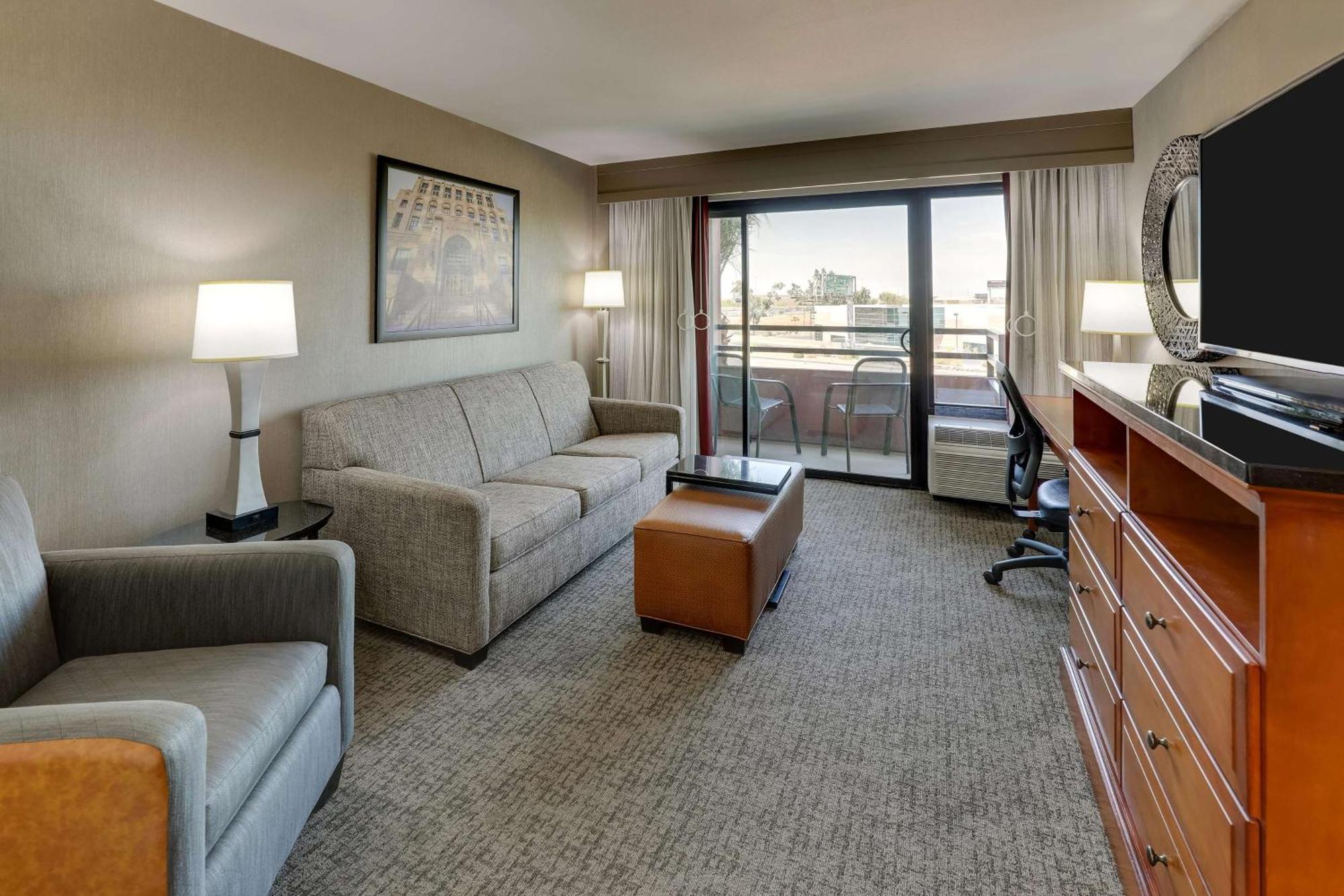 Drury Inn & Suites Phoenix Airport Eksteriør billede