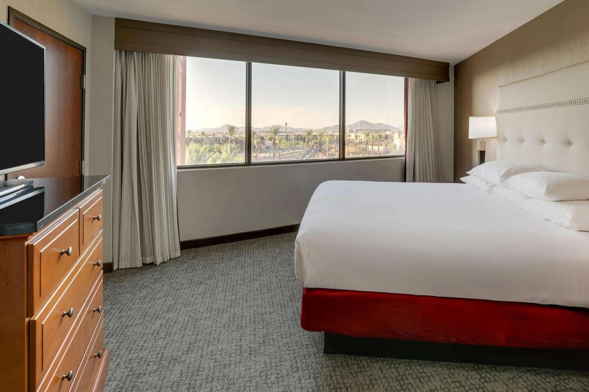 Drury Inn & Suites Phoenix Airport Eksteriør billede