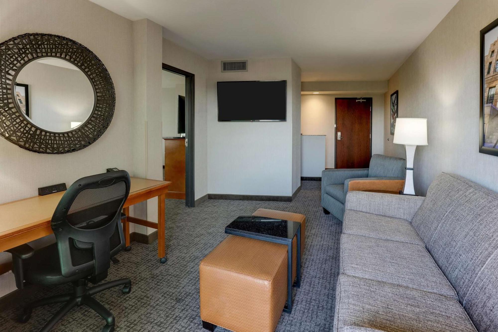 Drury Inn & Suites Phoenix Airport Eksteriør billede
