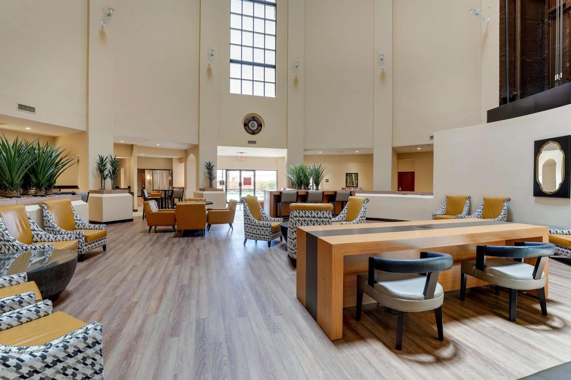 Drury Inn & Suites Phoenix Airport Eksteriør billede